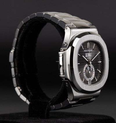 Patek Philippe Nautilus 5726 1a Nautilus Annual Calendar Grey Dial