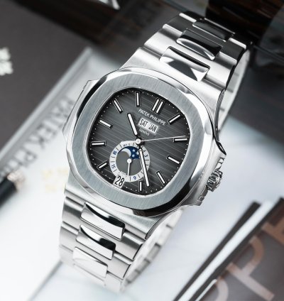 Patek Philippe Nautilus 5726 1a-001 - 2014 Full Set Serviced By Patek 2020 - Steel 40 5mm Grey Dial