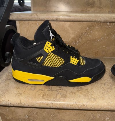 Air Jordan 4 Retro Thunder