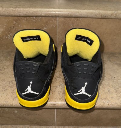 Air Jordan 4 Retro Thunder