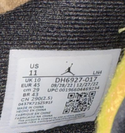 Air Jordan 4 Retro Thunder
