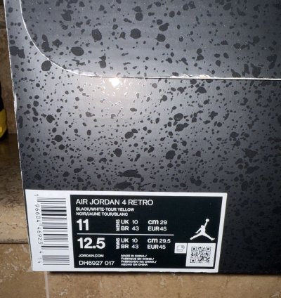 Air Jordan 4 Retro Thunder