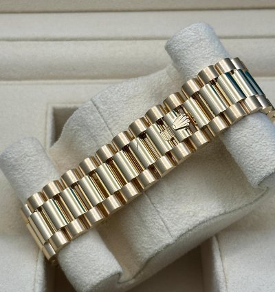 Rolex Day-date 40 Black Baguette