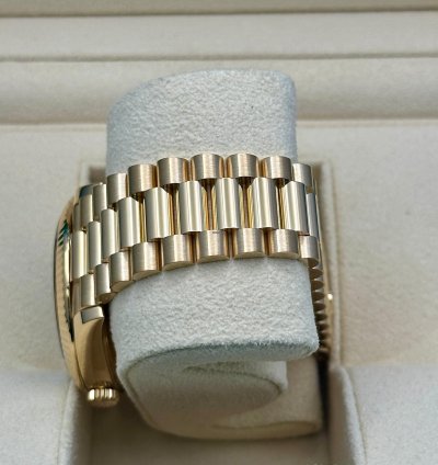Rolex Day-date 40 Black Baguette