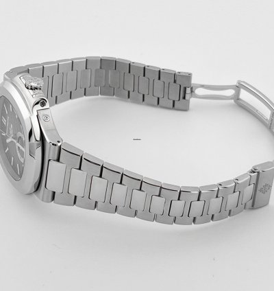 Patek Philippe Nautilus 5726 1a-001 Annual Calendar Moon Phases Stainless Steel 2017