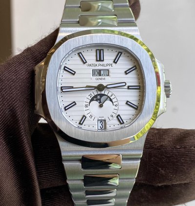 Patek Philippe Nautilus 5726 1a-010