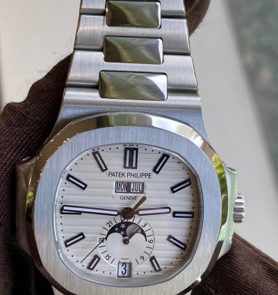 Patek Philippe Nautilus 5726 1a-010