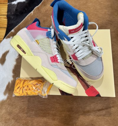 Air Jordan 4 Retro Union La Guava