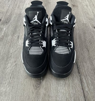 Air Jordan 4 Retro White Thunder Pre-owned