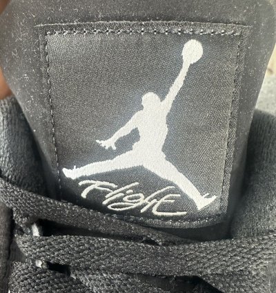 Air Jordan 4 Retro White Thunder Pre-owned