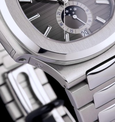 Patek Philippe Nautilus 5726 Box Papers 2018