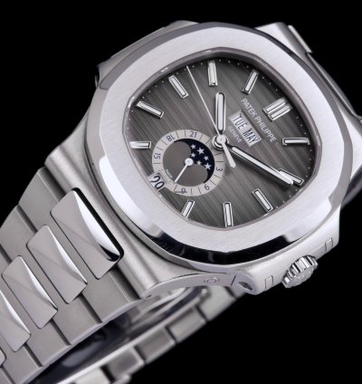 Patek Philippe Nautilus 5726 Box Papers 2018