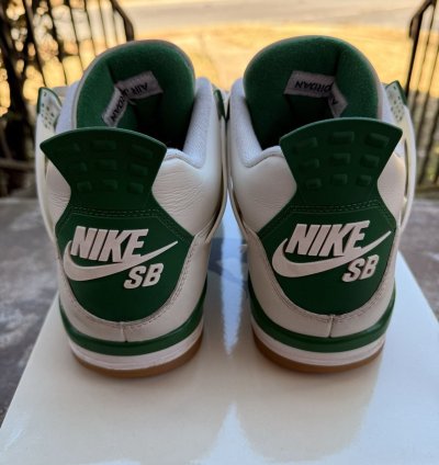 Air Jordan 4 Sb Pine Green