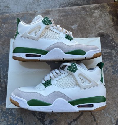 Air Jordan 4 Sb Pine Green
