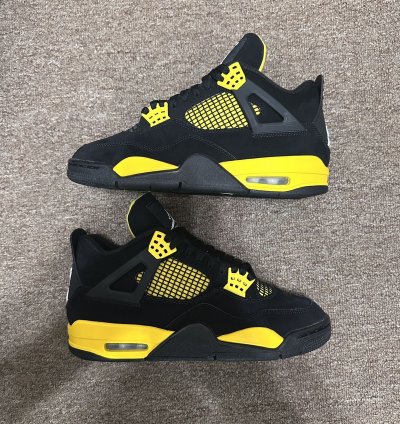 Air Jordan 4 Thunder