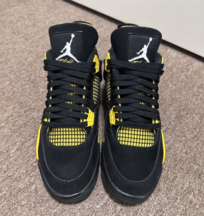 Air Jordan 4 Thunder