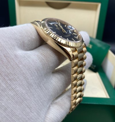 Rolex Day-date 40 Black Motif Dial 228238 Complete Set
