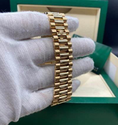 Rolex Day-date 40 Black Motif Dial 228238 Complete Set
