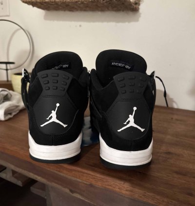 Air Jordan 4 White Thunder