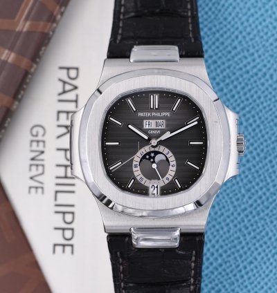 Patek Philippe Nautilus 5726a-001 - Full Set - Excellent Condition - 2013
