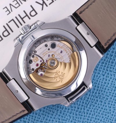 Patek Philippe Nautilus 5726a-001 - Full Set - Excellent Condition - 2013