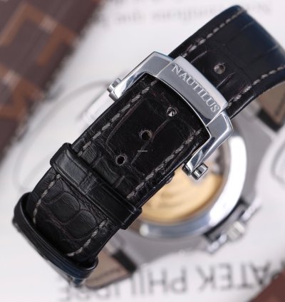 Patek Philippe Nautilus 5726a-001 - Full Set - Excellent Condition - 2013