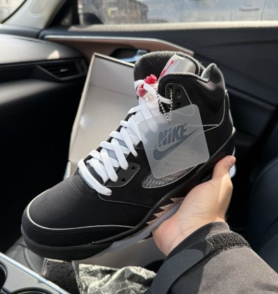 Air Jordan 5 Black Metallic Reimagined