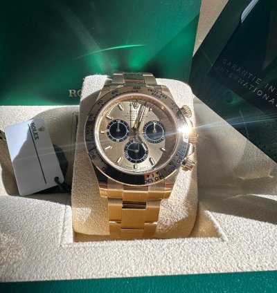 Rolex Daytona Cosmograph Daytona New Reference 2024 Yellow Gold Champagne Dial Black Subdials