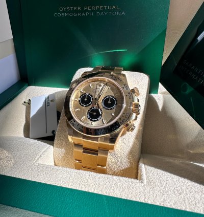 Rolex Daytona Cosmograph Daytona New Reference 2024 Yellow Gold Champagne Dial Black Subdials