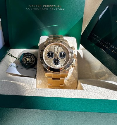 Rolex Daytona Cosmograph Daytona New Reference 2024 Yellow Gold Champagne Dial Black Subdials