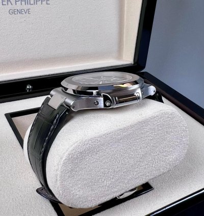Patek Philippe Nautilus 5726a-001 Full Set 2018 De Top