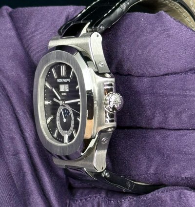 Patek Philippe Nautilus 5726a-001 Stainless Steel Full Set Annual Calendar 2022