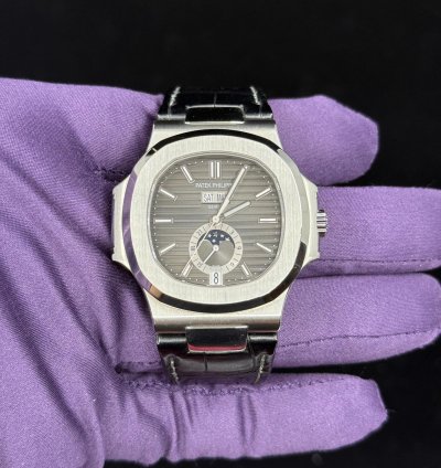 Patek Philippe Nautilus 5726a-001 Stainless Steel Full Set Annual Calendar 2022