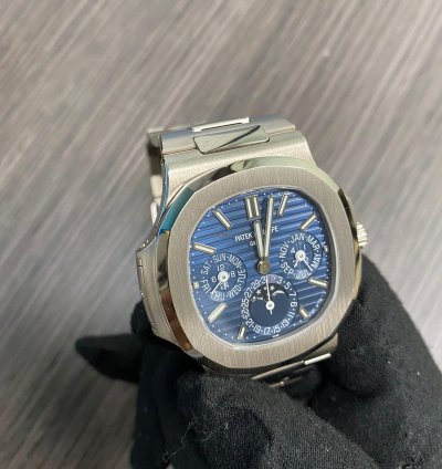 Patek Philippe Nautilus 5740 1g Nautilus White Gold Perpetual