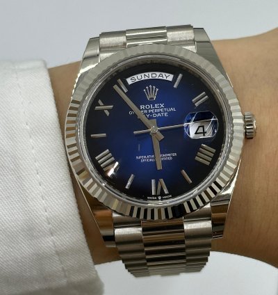 Rolex Day-date 40 Blue Roman Dial Ombr Blue