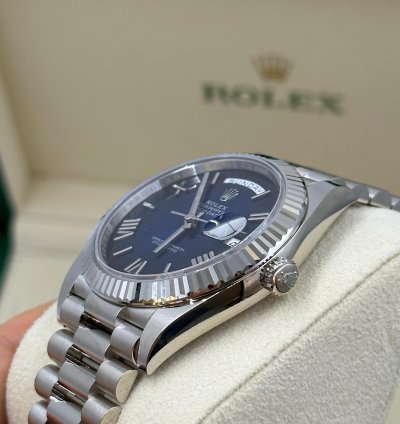 Rolex Day-date 40 Blue Roman Dial Ombr Blue