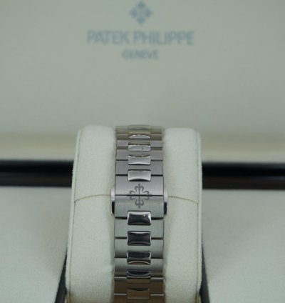 Patek Philippe Nautilus 5740 1g-001