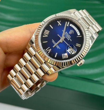 Rolex Day-date 40 Blue Roman Dial Ombr Blue