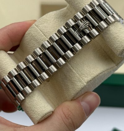 Rolex Day-date 40 Blue Roman Dial White Gold President