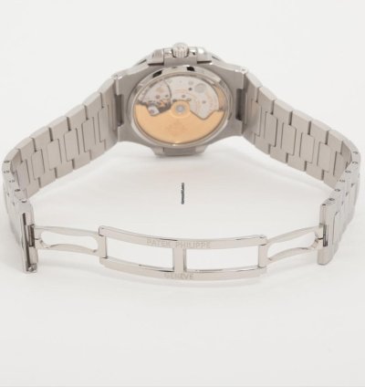Patek Philippe Nautilus 5800 1a-001 Automatic Steel Very Good