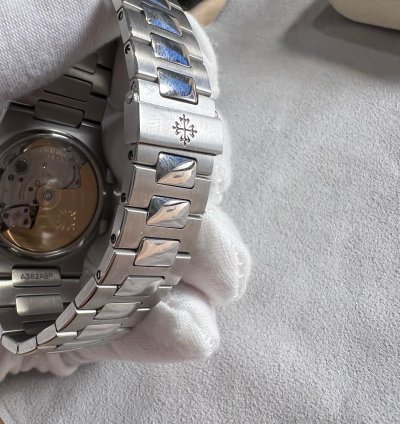 Patek Philippe Nautilus 5800 Archive Papers Excellent Condition