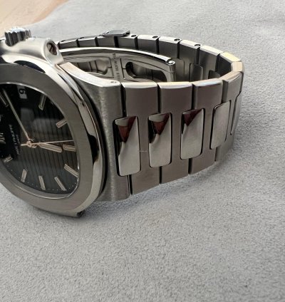 Patek Philippe Nautilus 5800 Archive Papers Excellent Condition