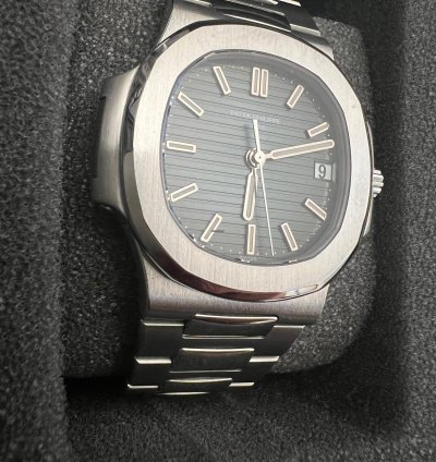 Patek Philippe Nautilus 5800 Archive Papers Excellent Condition