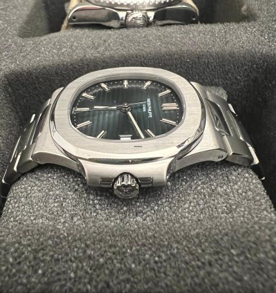 Patek Philippe Nautilus 5800 Archive Papers Excellent Condition
