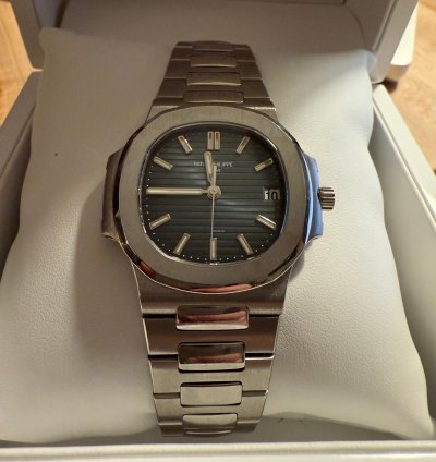 Patek Philippe Nautilus 5800 Archive Papers Excellent Condition