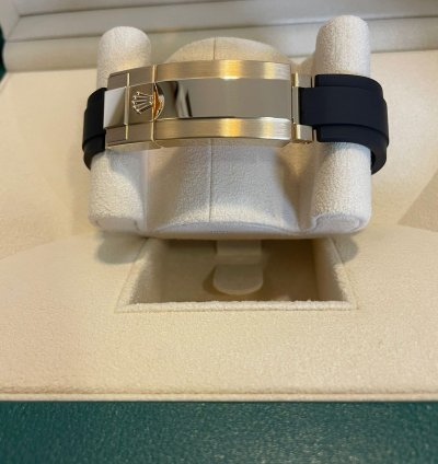Rolex Daytona Cosmograph Daytona Pikachu 126518ln 40mm Yellow Gold Oysterflex