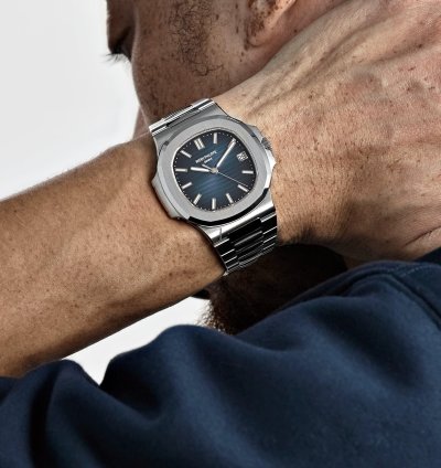 Patek Philippe Nautilus 5811 1g-001 White Gold Blue Dial 2022