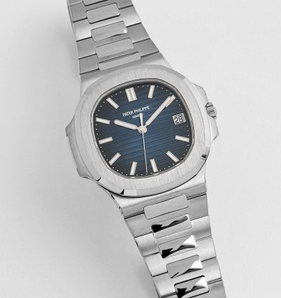 Patek Philippe Nautilus 5811 1g-001 White Gold Blue Dial 2022