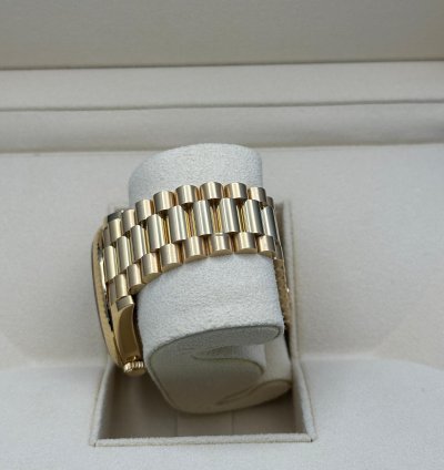 Rolex Day-date 40 Champagne Baguette
