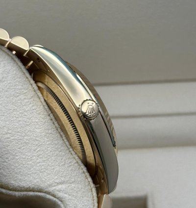 Rolex Day-date 40 Champagne Baguette